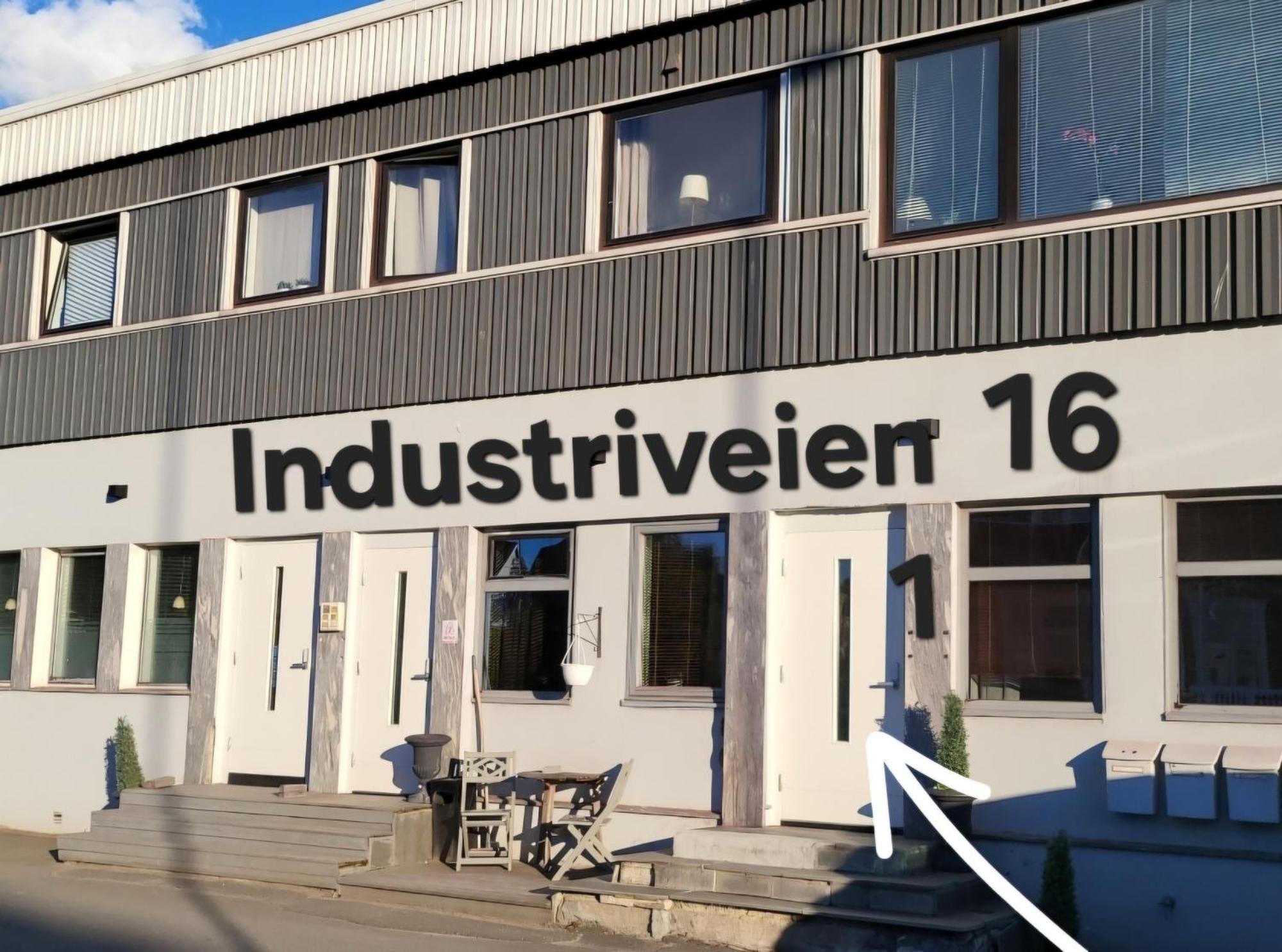 Koselig Leilighet I Narvik Sentrum 5 Soveplasser Gratis Parkering Og Gratis Internett Exterior foto